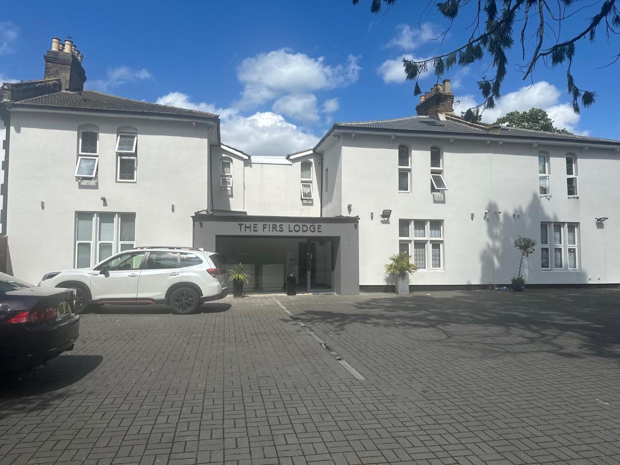 הונסלו Oyo Firs Lodge London Heathrow מראה חיצוני תמונה