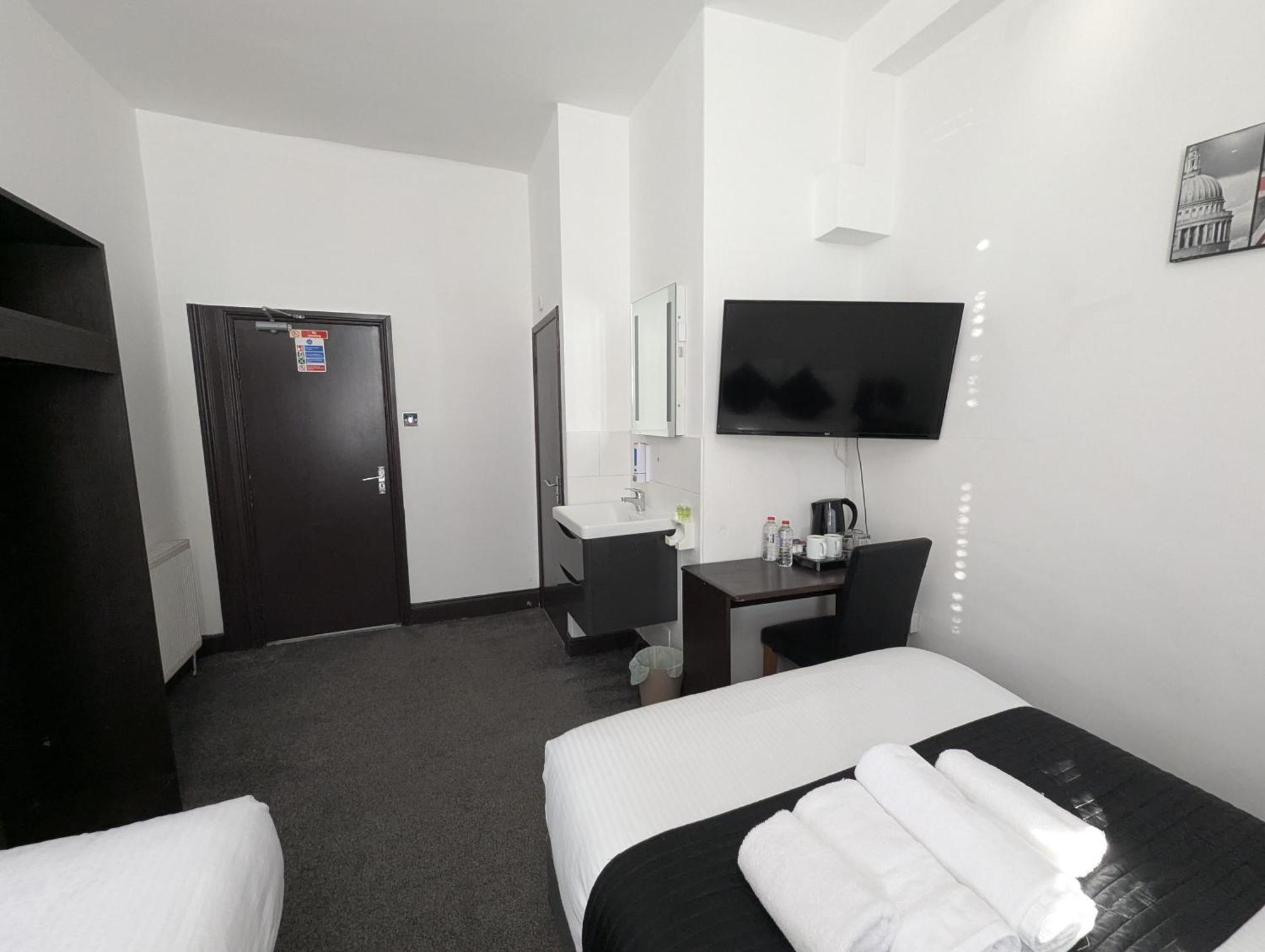הונסלו Oyo Firs Lodge London Heathrow מראה חיצוני תמונה