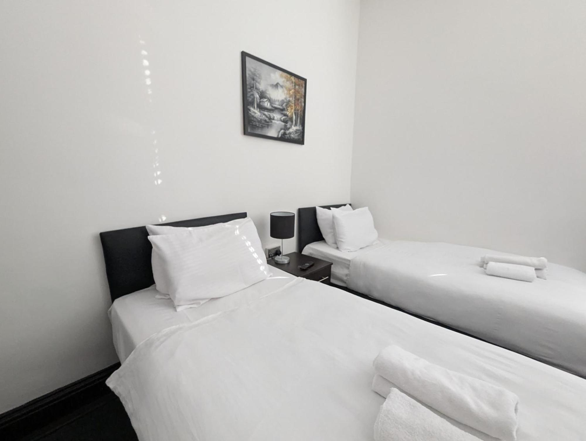 הונסלו Oyo Firs Lodge London Heathrow מראה חיצוני תמונה