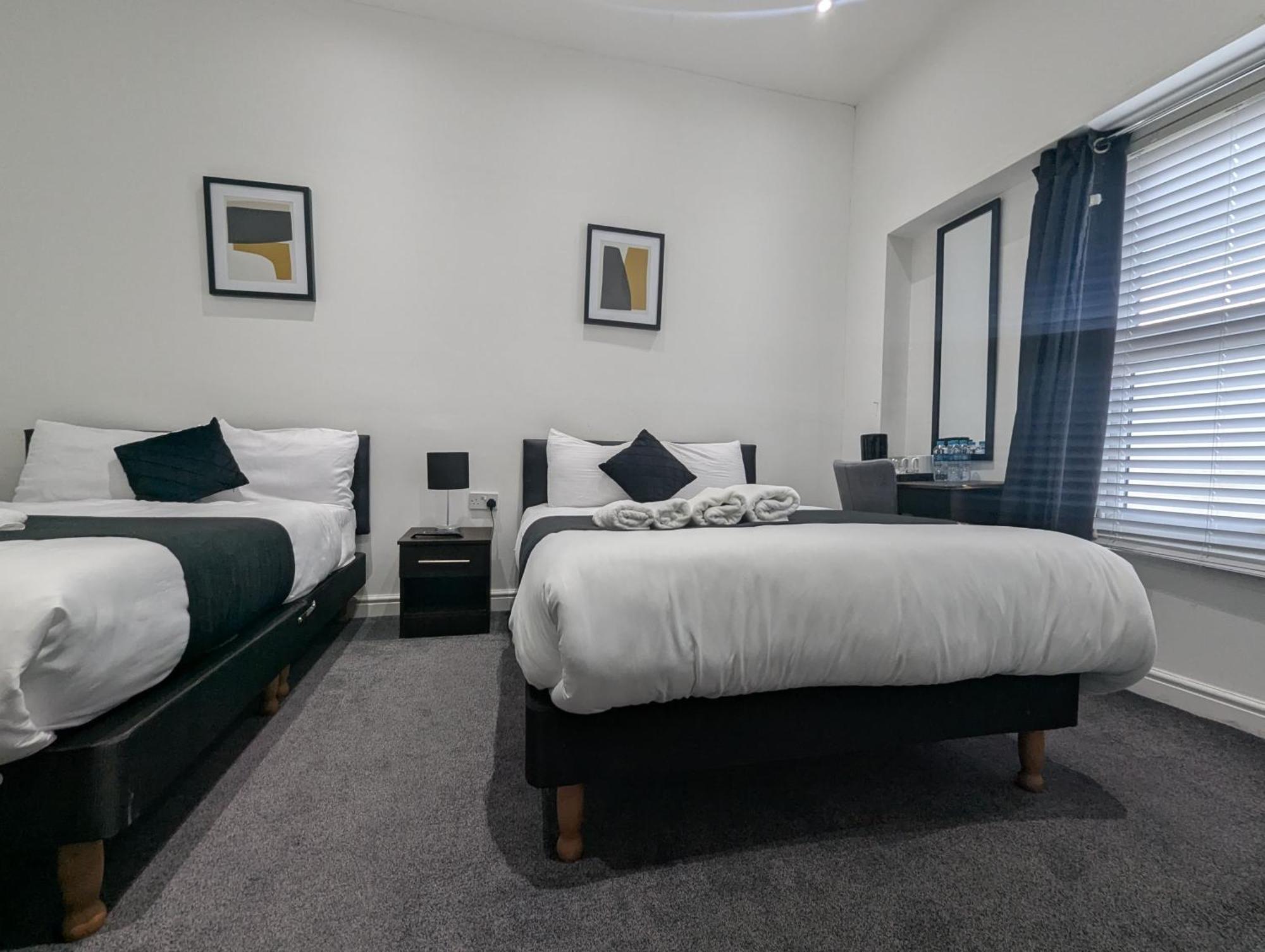 הונסלו Oyo Firs Lodge London Heathrow מראה חיצוני תמונה