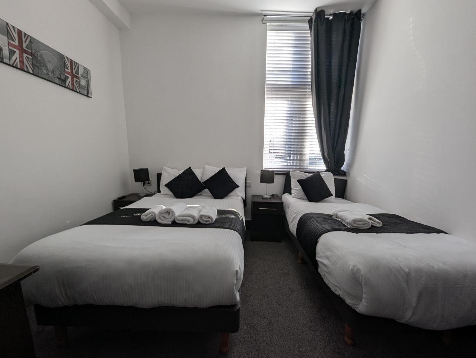 הונסלו Oyo Firs Lodge London Heathrow מראה חיצוני תמונה