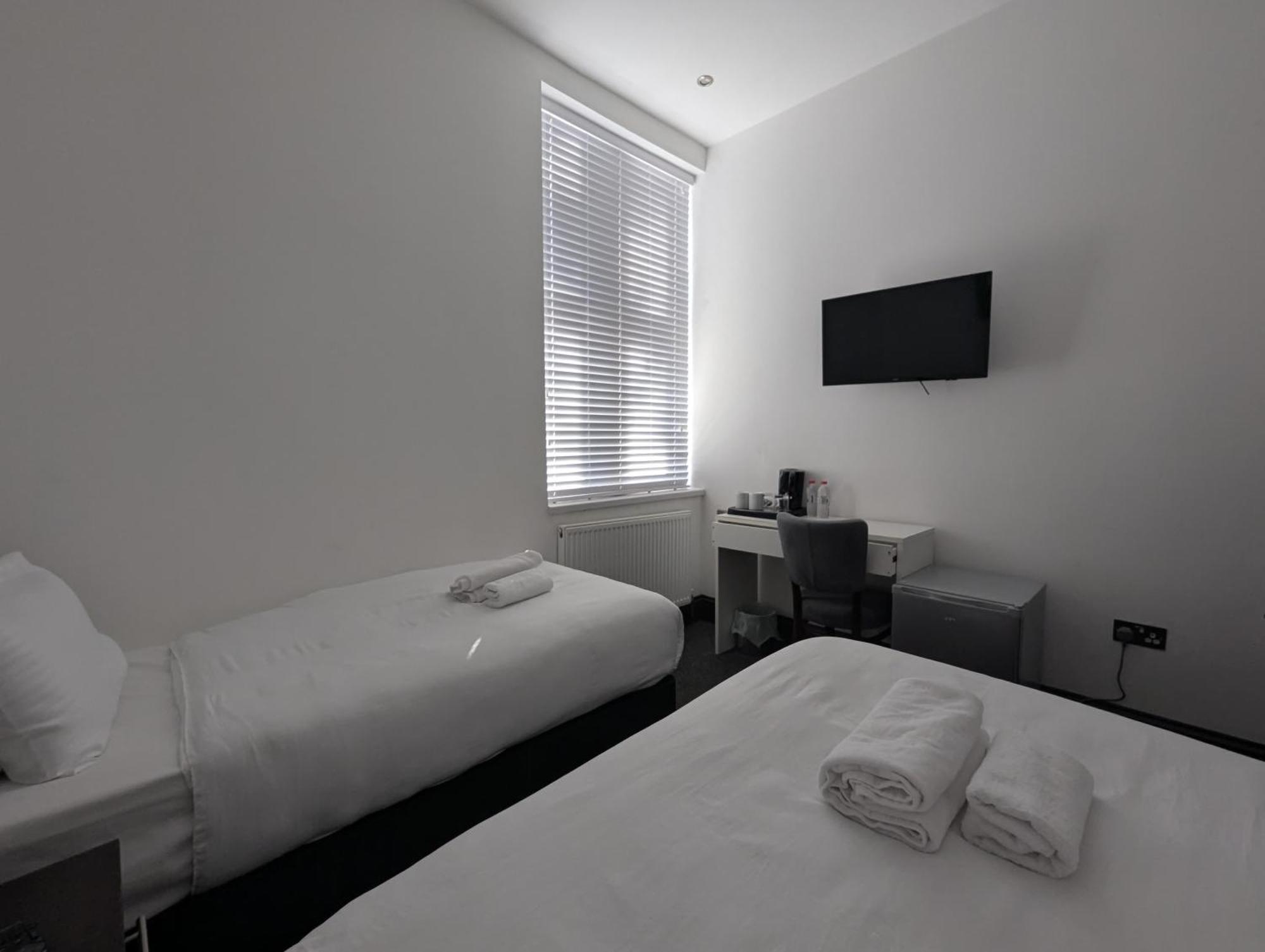 הונסלו Oyo Firs Lodge London Heathrow מראה חיצוני תמונה