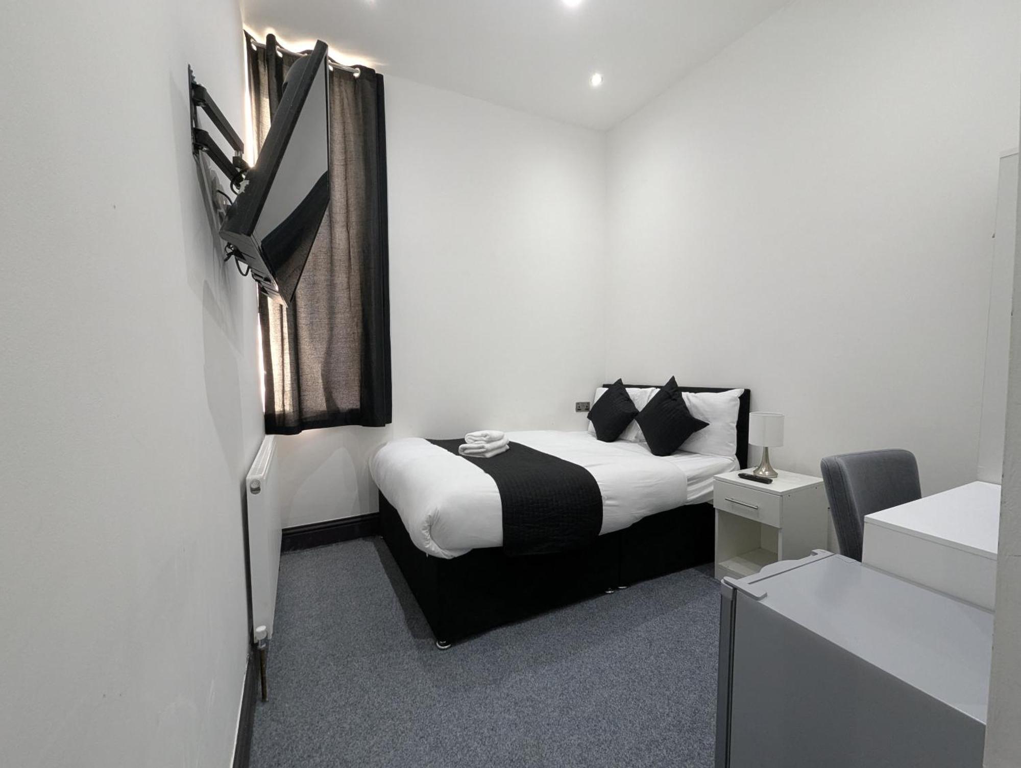 הונסלו Oyo Firs Lodge London Heathrow מראה חיצוני תמונה