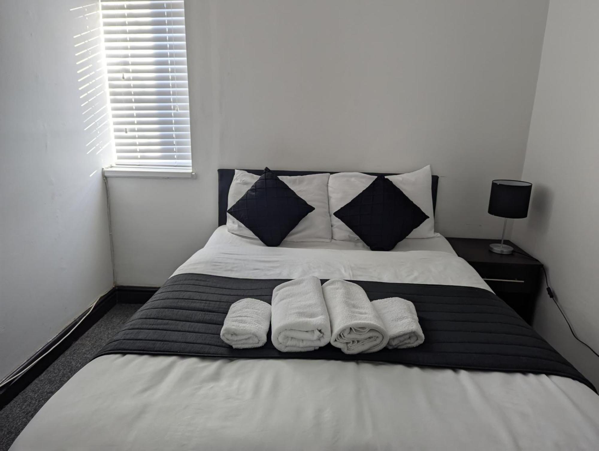 הונסלו Oyo Firs Lodge London Heathrow מראה חיצוני תמונה