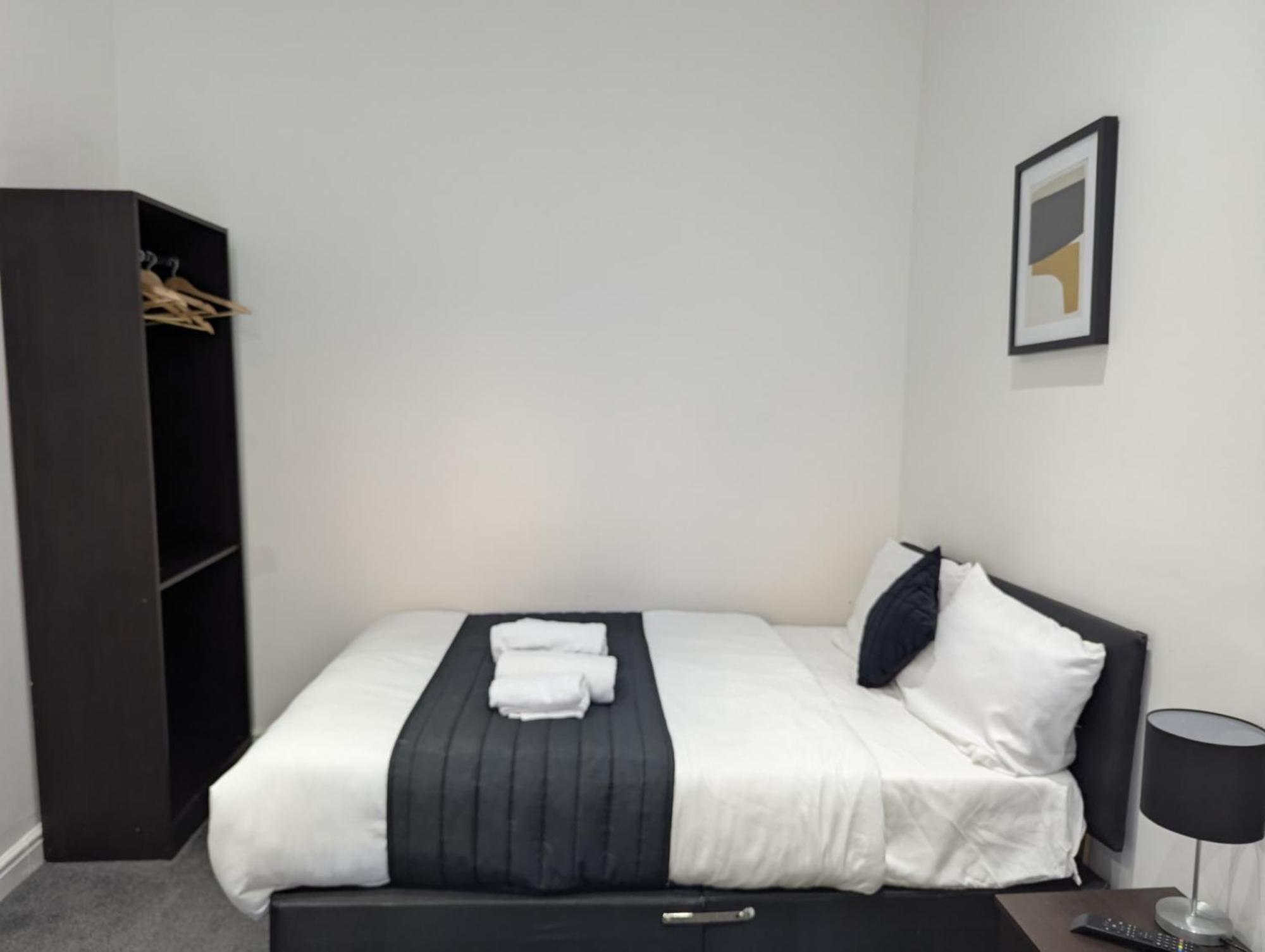 הונסלו Oyo Firs Lodge London Heathrow מראה חיצוני תמונה
