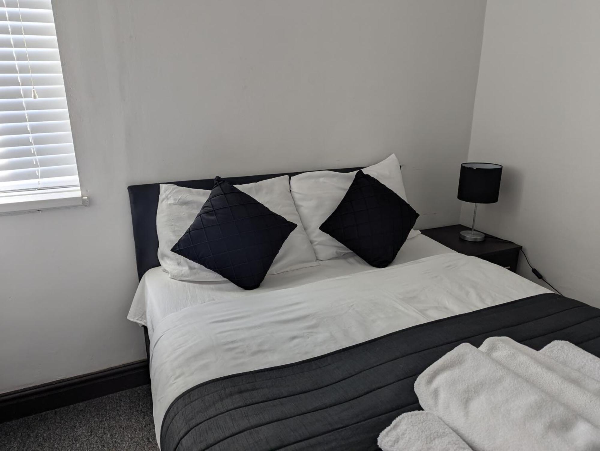 הונסלו Oyo Firs Lodge London Heathrow מראה חיצוני תמונה