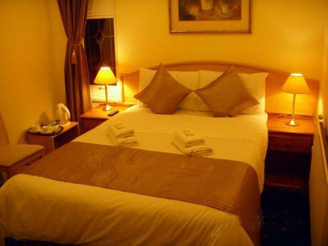 הונסלו Oyo Firs Lodge London Heathrow מראה חיצוני תמונה