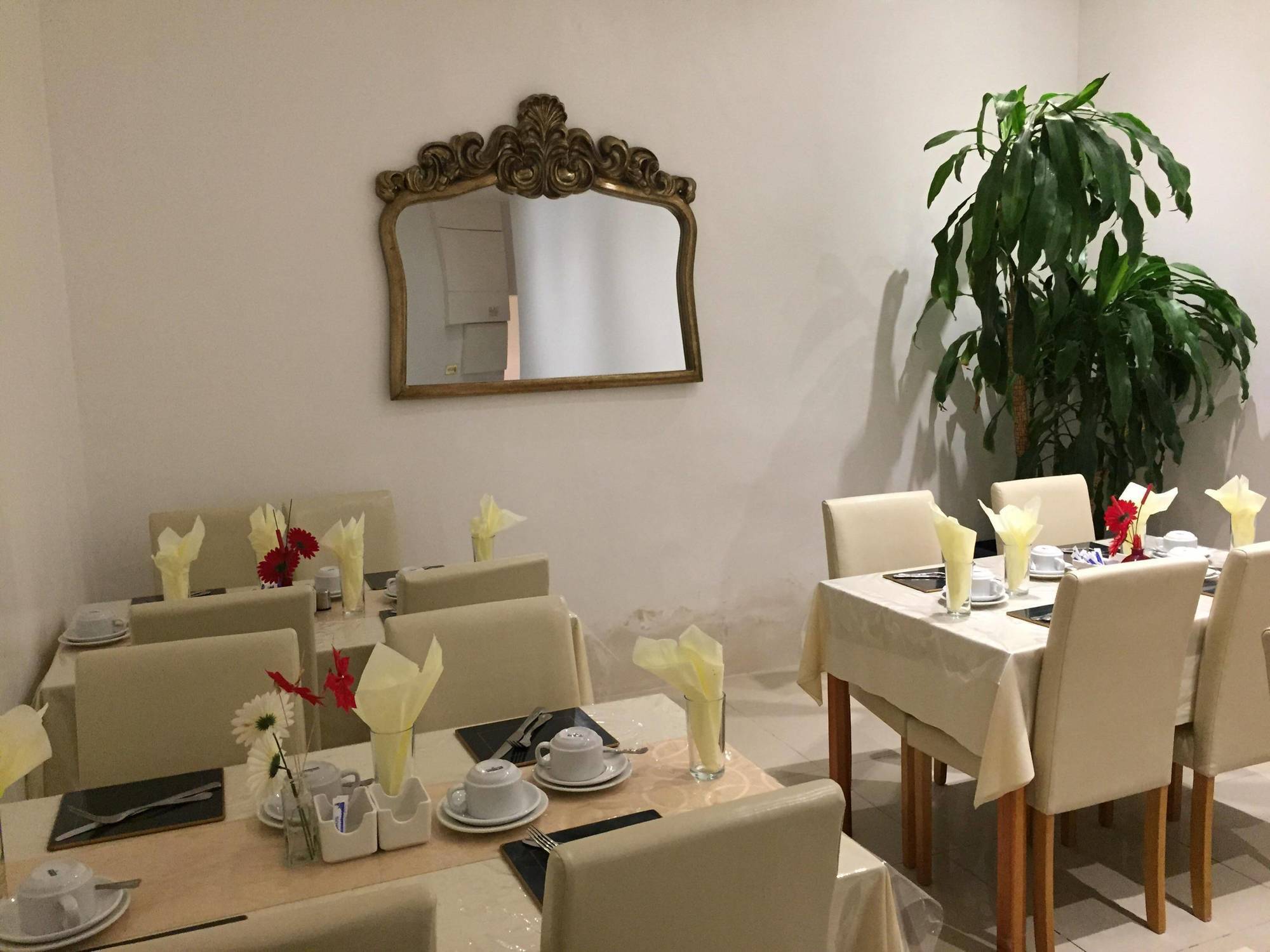 הונסלו Oyo Firs Lodge London Heathrow מראה חיצוני תמונה